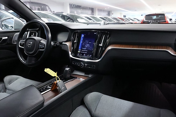 Volvo V60 Cross Country 19 of 24