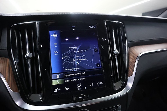 Volvo V60 Cross Country 21 of 24