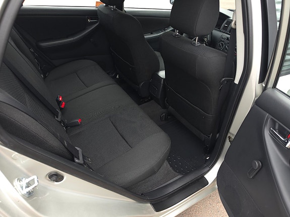 Toyota Corolla 8 of 10