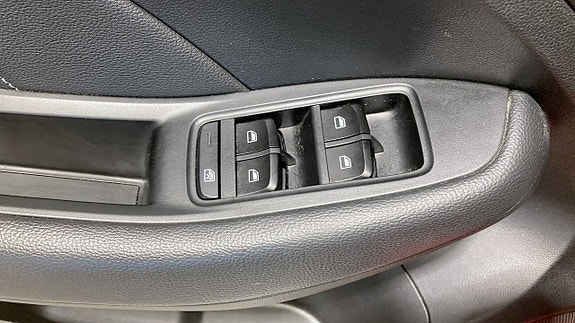MG ZS EV 15 of 16