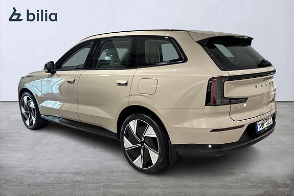 Volvo EX90 2 of 5