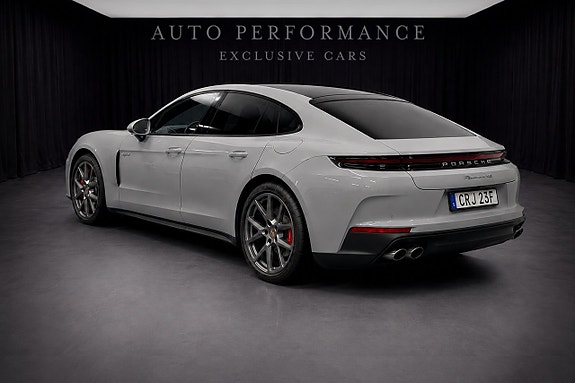 Porsche Panamera 4S 3 of 11