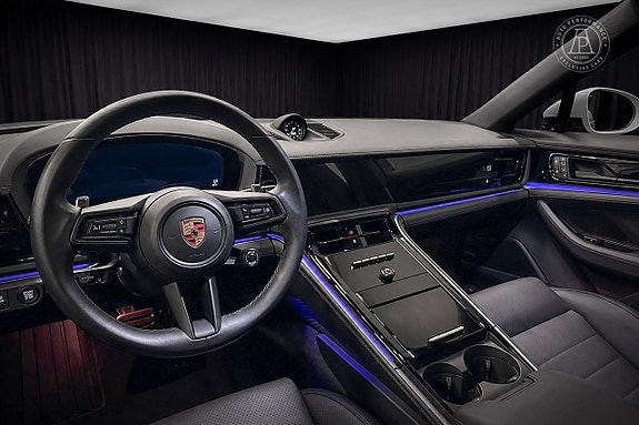 Porsche Panamera 4S 7 of 11