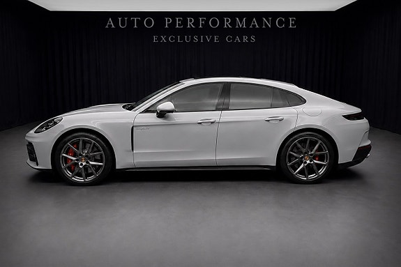 Porsche Panamera 4S 2 of 11