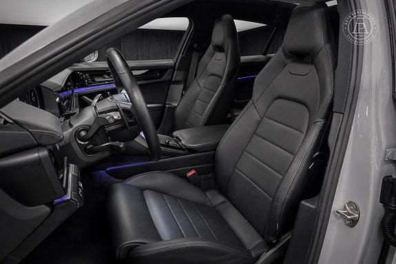Porsche Panamera 4S 5 of 11
