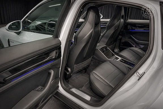 Porsche Panamera 4S 10 of 11