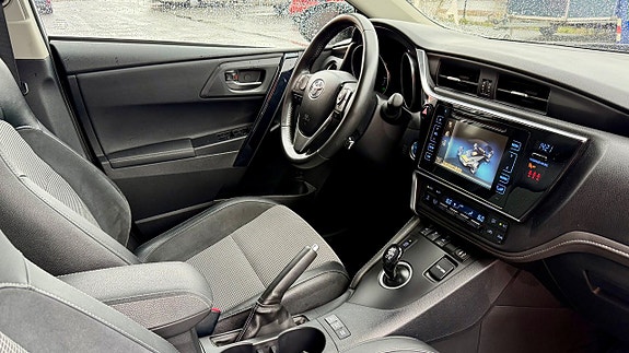 Toyota Auris 16 of 19