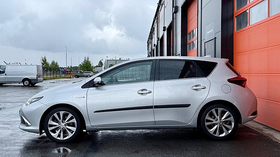 Toyota Auris 5 of 19