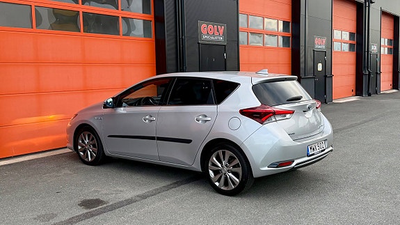 Toyota Auris 8 of 19