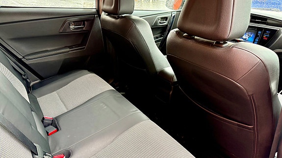 Toyota Auris 16 of 19