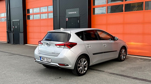 Toyota Auris 7 of 19