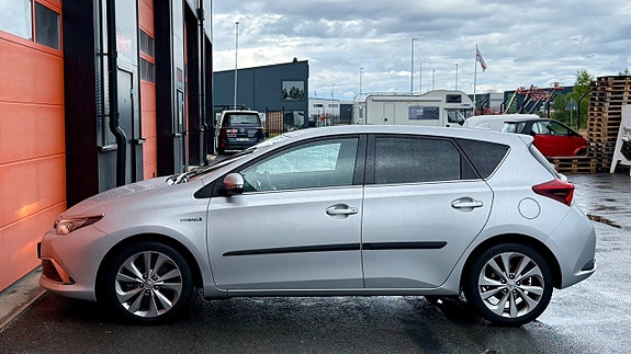 Toyota Auris 10 of 19