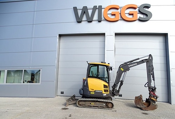 Volvo ECR40D / Engcon EC204 / S40 / Svab spakar / C-Smörj 2 of 5