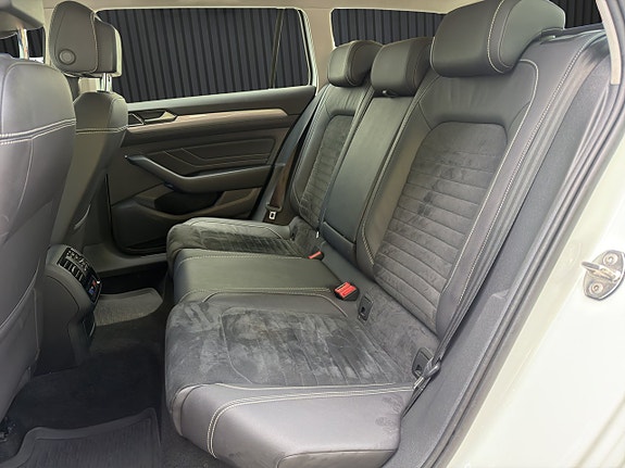 Volkswagen Passat 14 of 23