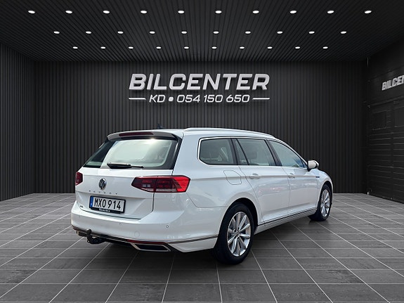 Volkswagen Passat 7 of 23
