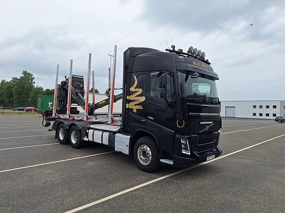 Volvo FH16 6x4 Timmerbil med Kran 2 of 12