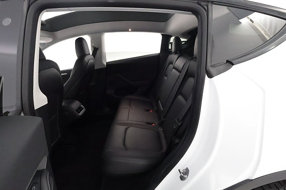 Tesla Model Y 11 of 23