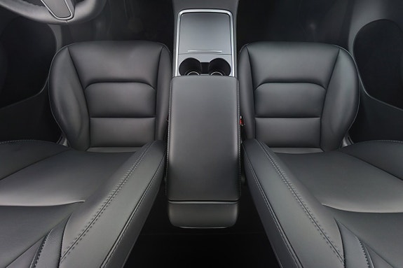 Tesla Model Y 13 of 23