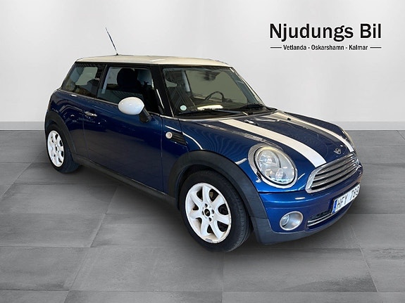 MINI Cooper 4 of 5