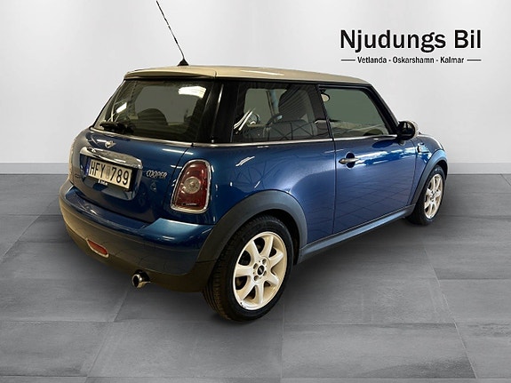 MINI Cooper 3 of 5
