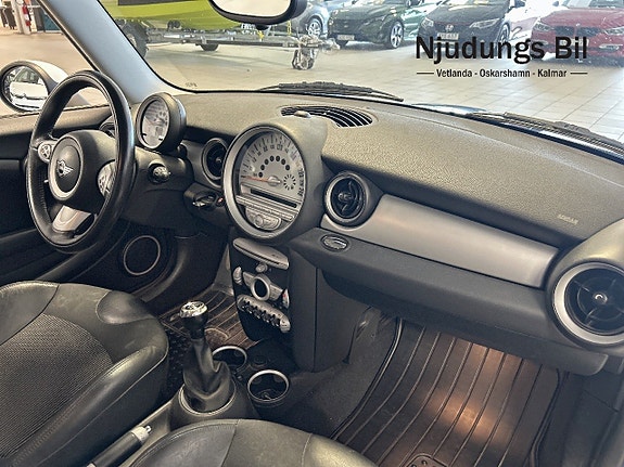 MINI Cooper 5 of 5