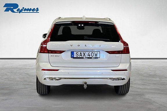 Volvo XC60 3 of 18
