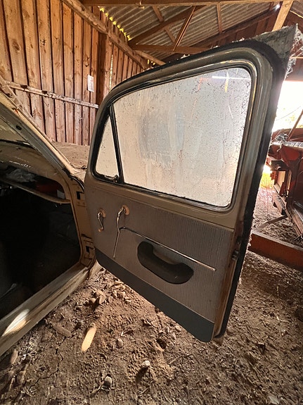 Ford Zephyr 8 of 19