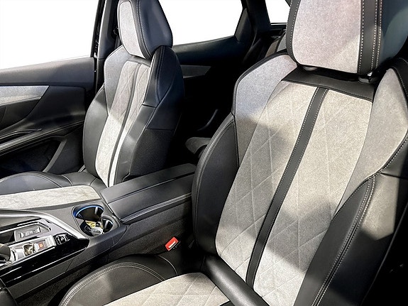 Peugeot 3008 5 of 15