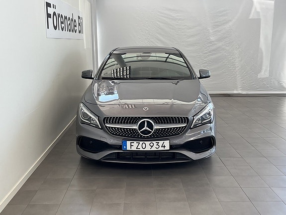 Mercedes-Benz CLA250 2 of 5