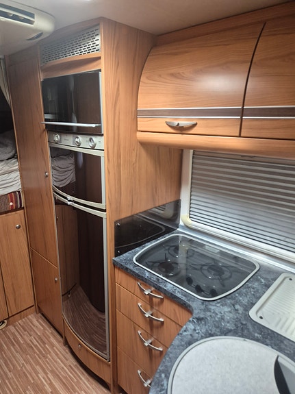 Bürstner Privilege T695 8 of 18