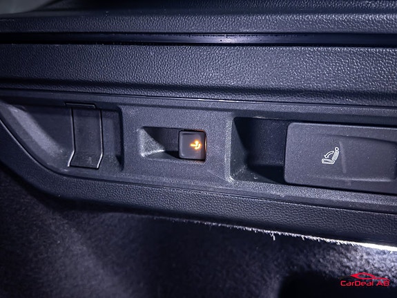 Volkswagen Passat 19 of 30