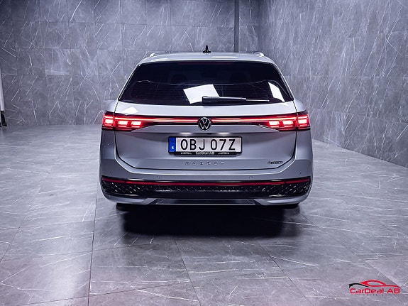 Volkswagen Passat 6 of 30
