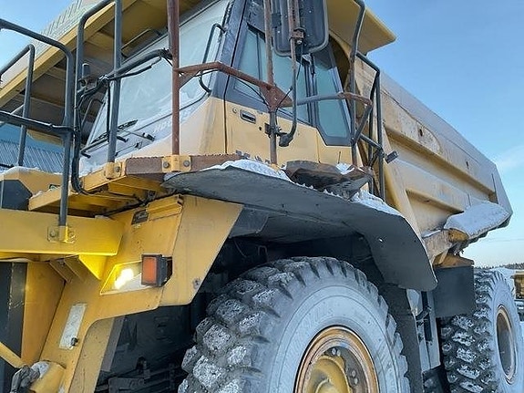 Komatsu HD605-7EO 10 of 24