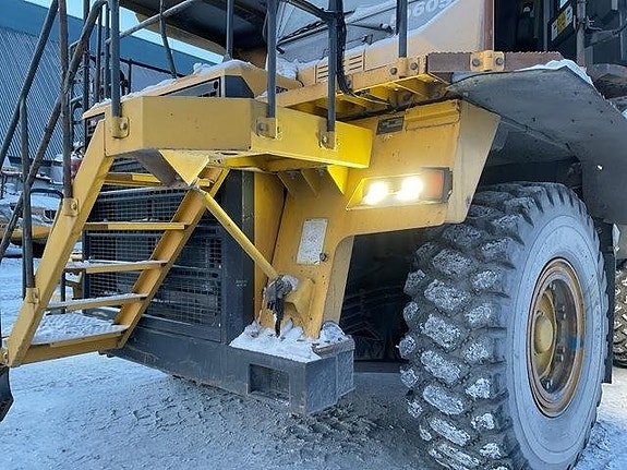 Komatsu HD605-7EO 15 of 24