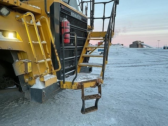Komatsu HD605-7EO 13 of 24