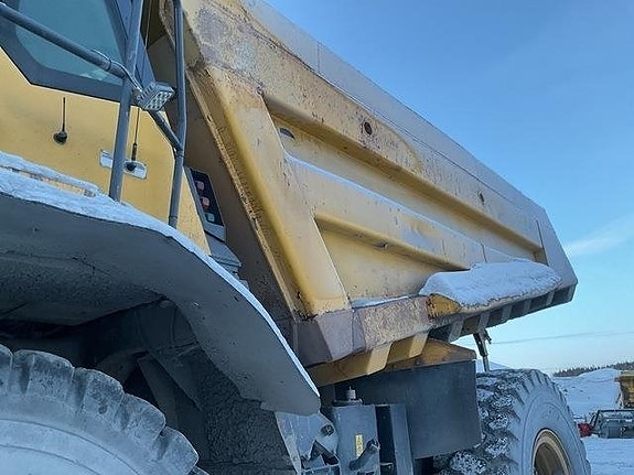 Komatsu HD605-7EO 11 of 24