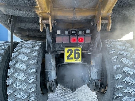 Komatsu HD605-7EO 16 of 24
