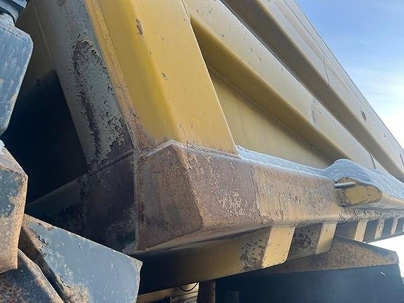 Komatsu HD605-7EO 14 of 24