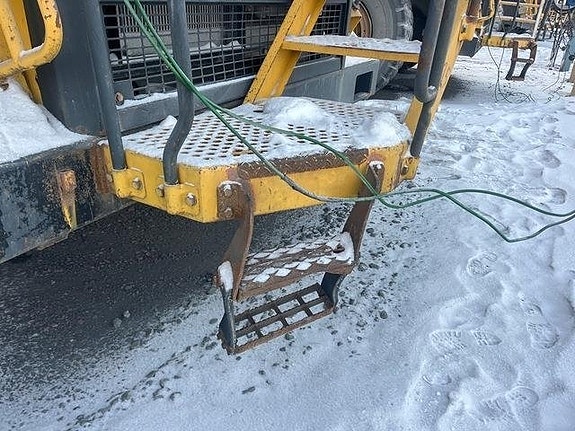 Komatsu HD605-7EO 23 of 24