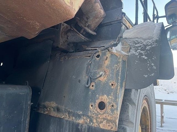Komatsu HD605-7EO 20 of 24