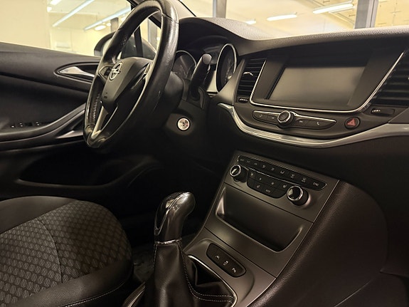 Opel Astra 9 of 16