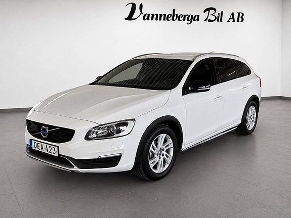 Volvo V60 Cross Country 3 of 5