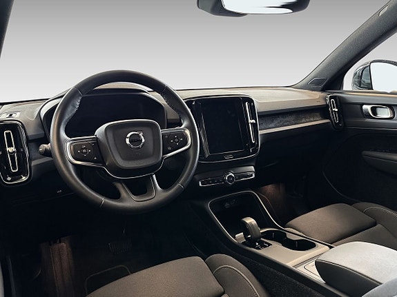 Volvo EX40 8 of 9