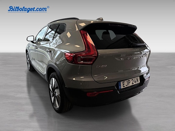 Volvo EX40 4 of 5