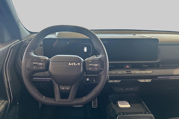 Kia Seltos 12 of 17
