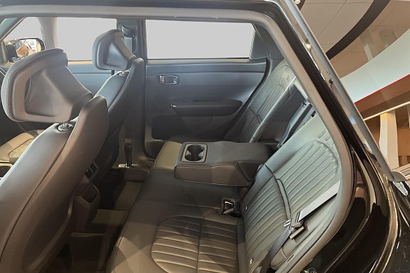 Kia Seltos 9 of 17