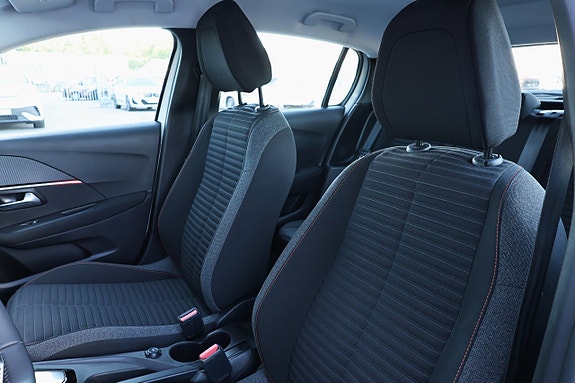 Peugeot 208 13 of 14