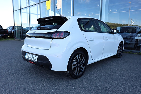 Peugeot 208 5 of 14