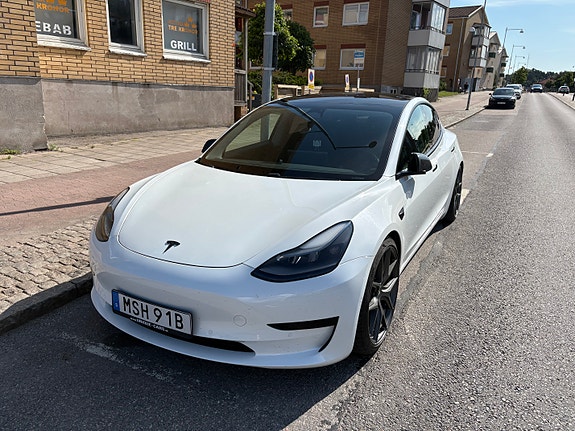 Tesla Model 3 3 of 10