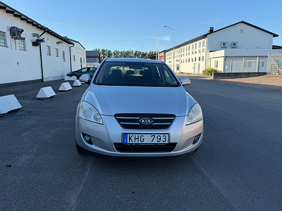 Kia Ceed 2 of 13